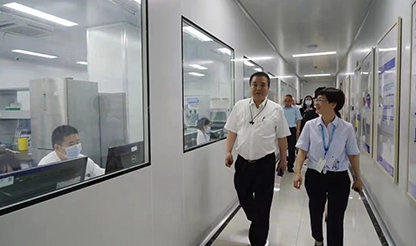 复旦大学校长、上海医学院院长金力院士一行来万象城AWC(中国)基因走访调研